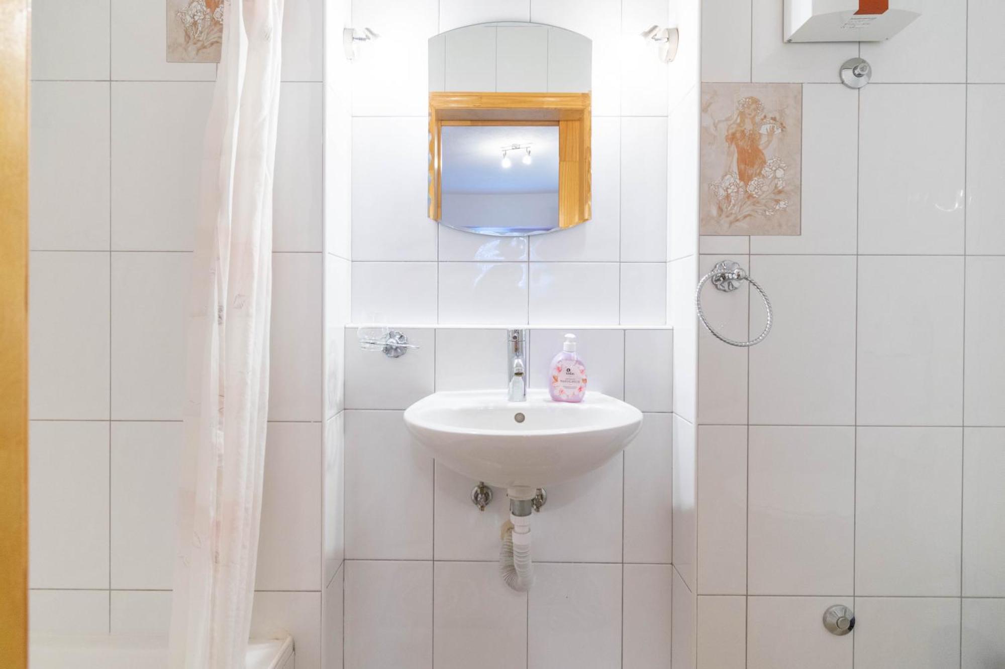 Apartment Kristina Dujmovic Baska Voda Bilik gambar