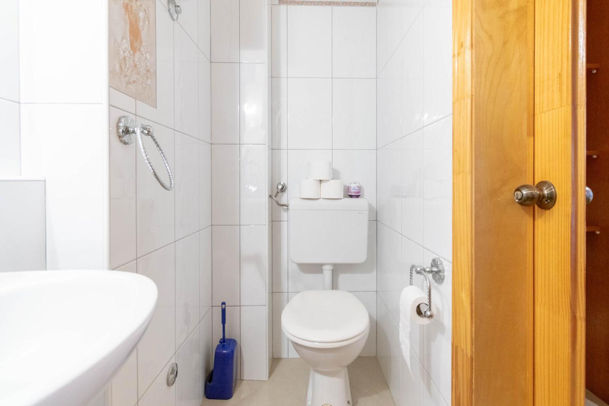 Apartment Kristina Dujmovic Baska Voda Bilik gambar