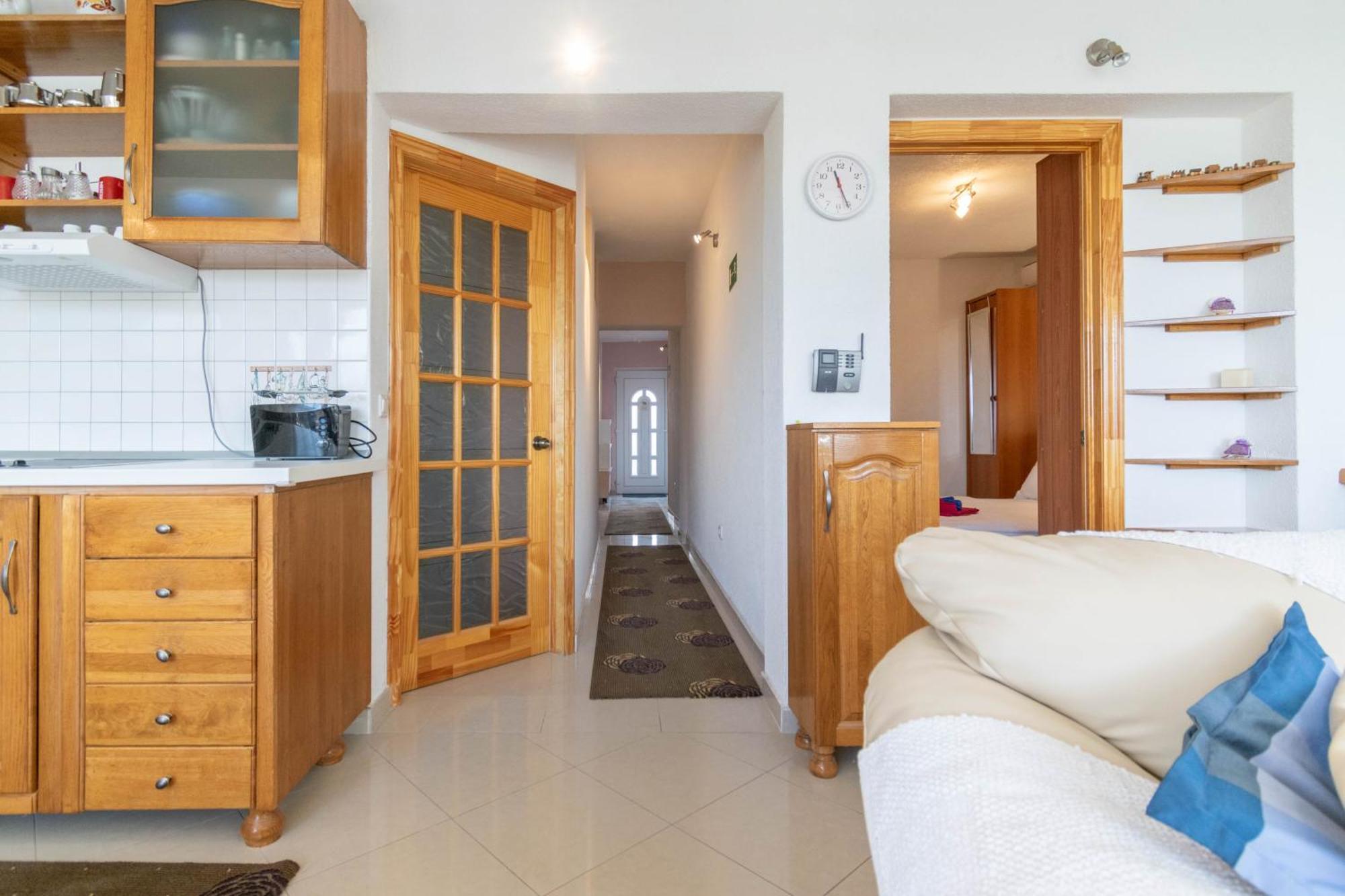 Apartment Kristina Dujmovic Baska Voda Bilik gambar