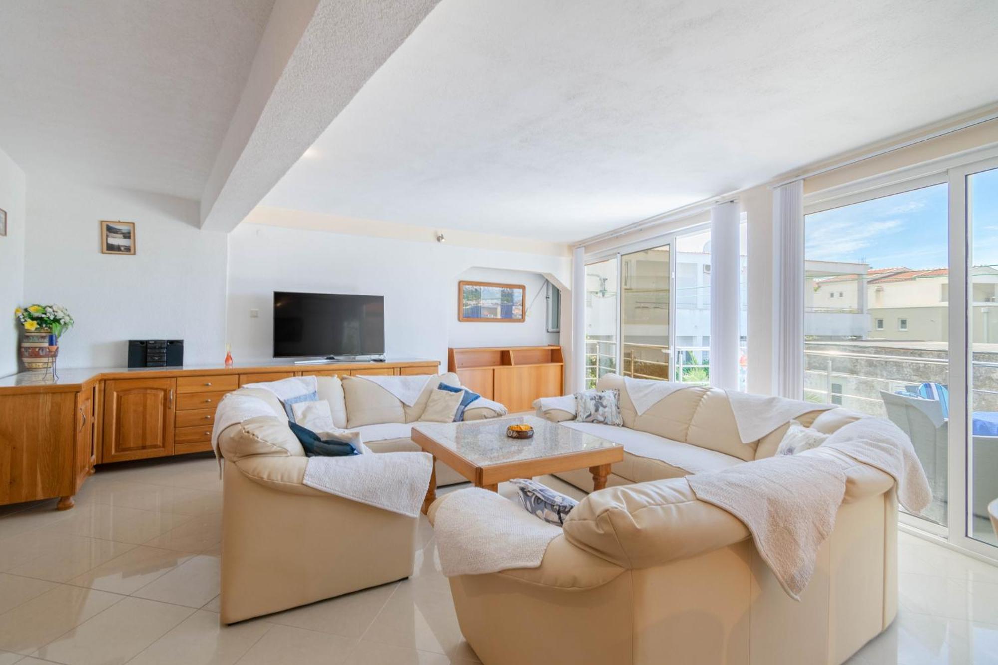 Apartment Kristina Dujmovic Baska Voda Bilik gambar