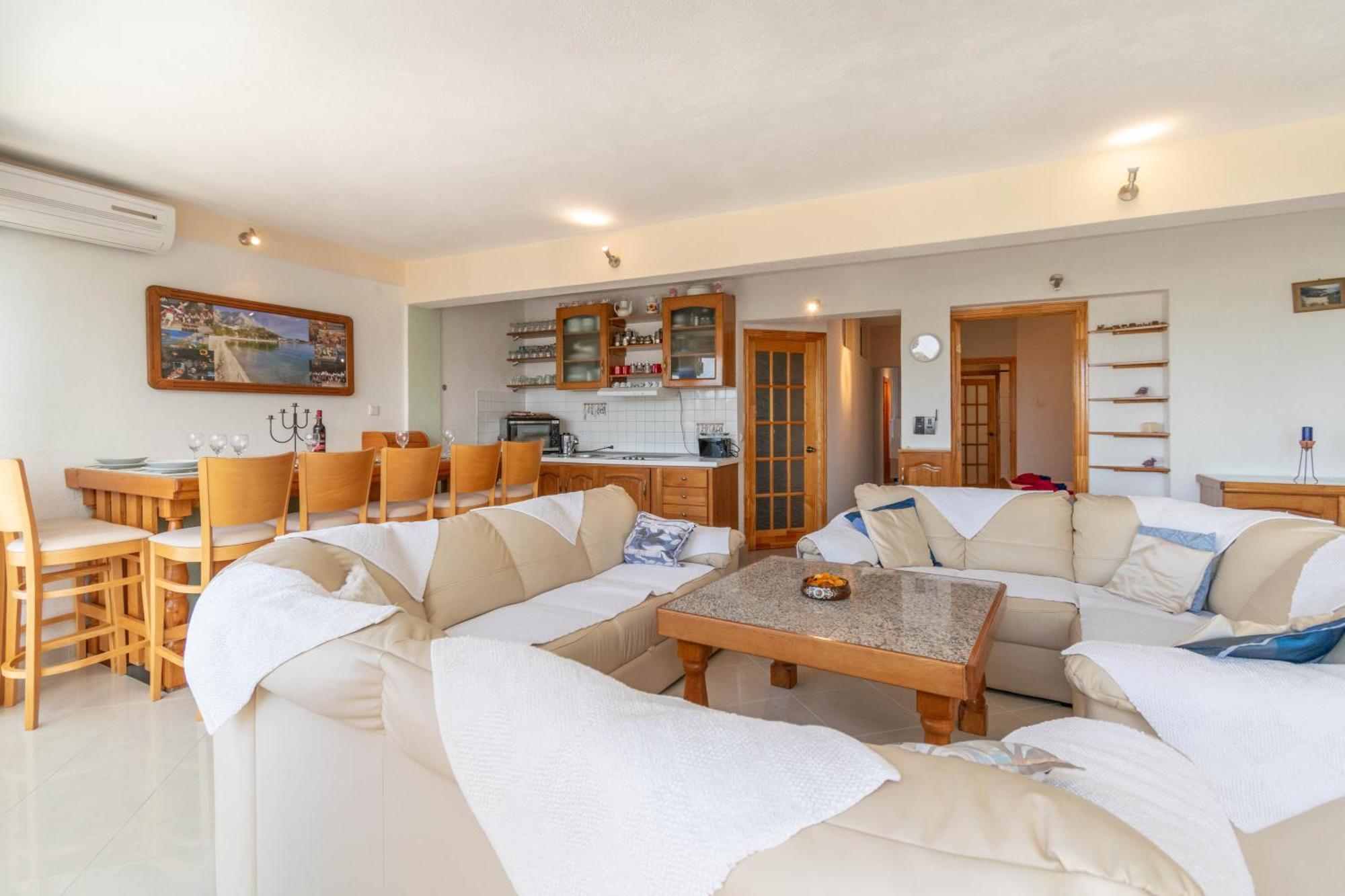 Apartment Kristina Dujmovic Baska Voda Bilik gambar
